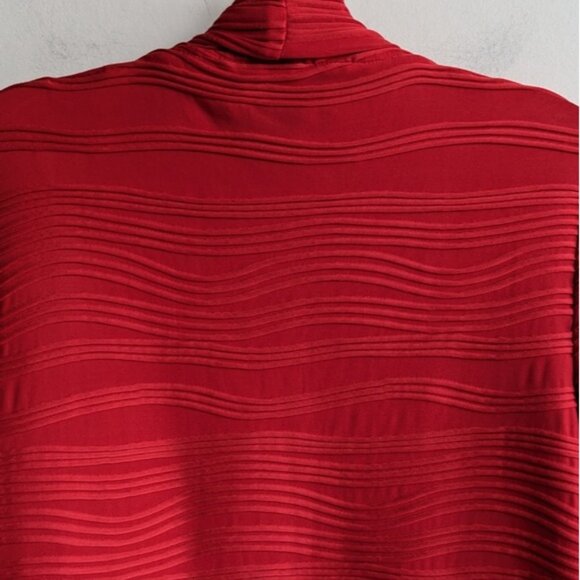 Frank Lyman Red Open Jacket with horizontal wavy ribbed lines - Picture 6 of 6